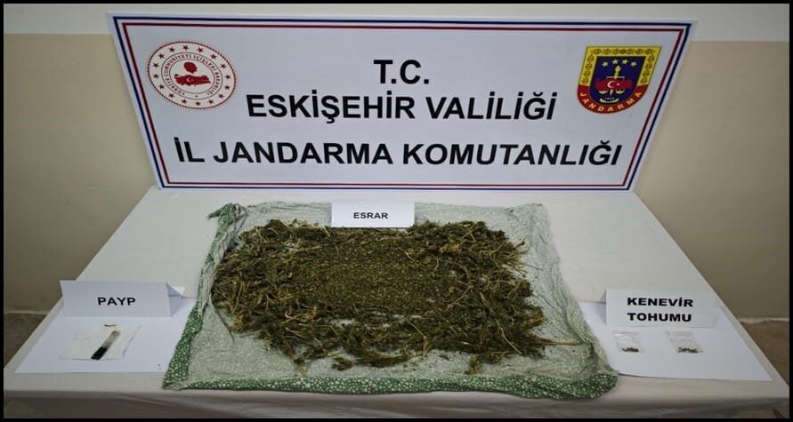 Eskişehir’den temin ettikleri uyuşturucuyu Sarıcakaya ilçesine götüreceği öğrenilen şüpheliler jandarma
