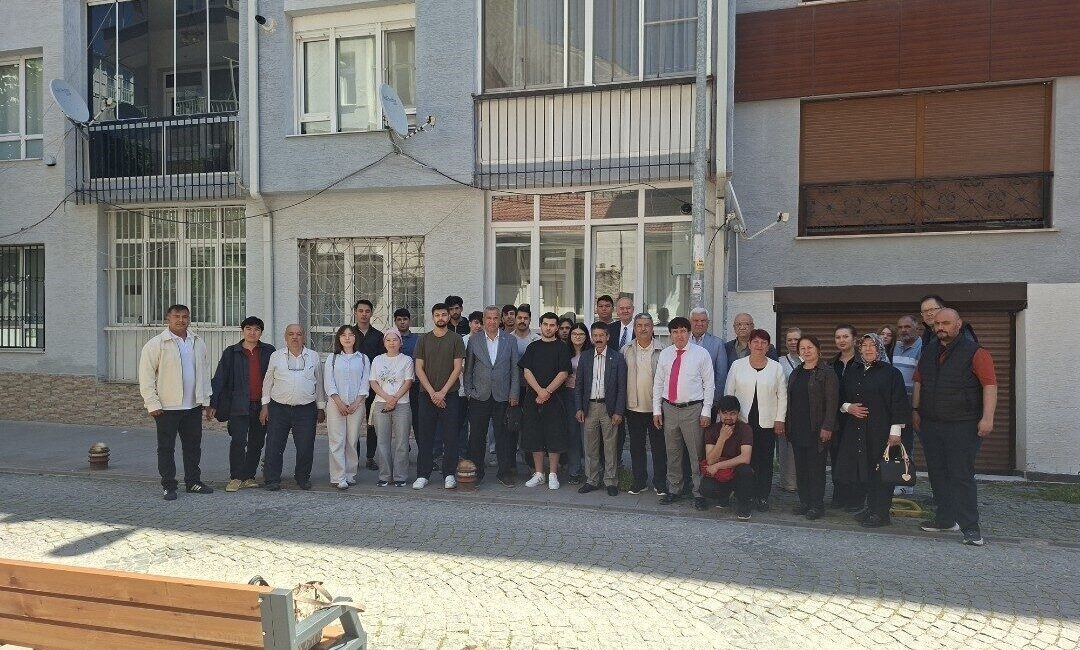Eskişehir üniversitelerinde öğrenim gören Türk Dünyası öğrencileri, düzenlenen kahvaltı programında