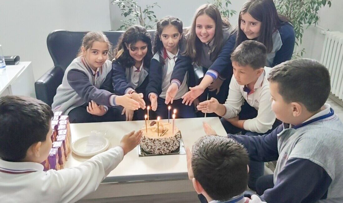 Akşehir’de düzenlenen Nasreddin Hoca Fıkra Canlandırma Yarışması’nda Türkiye Şampiyonu olan