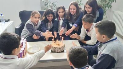 Akşehir’de düzenlenen Nasreddin Hoca Fıkra Canlandırma Yarışması’nda Türkiye Şampiyonu olan