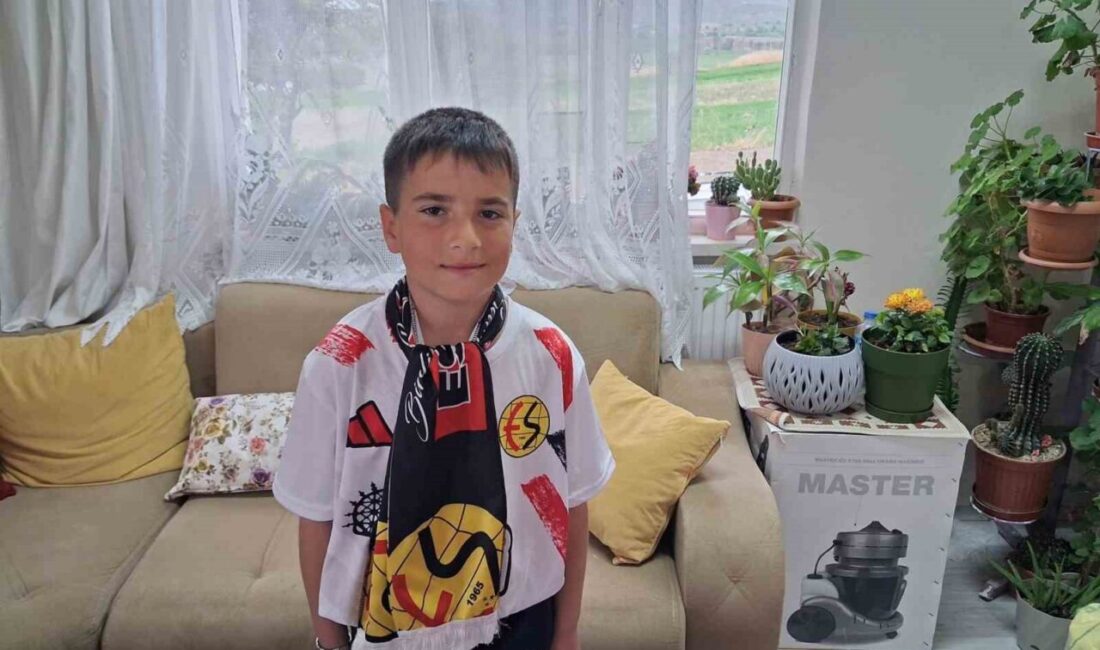 Eskişehirspor’un minik taraftarı Ayvalıkgücü Belediyespor maçı biletini bulamamaktan çok üzgün