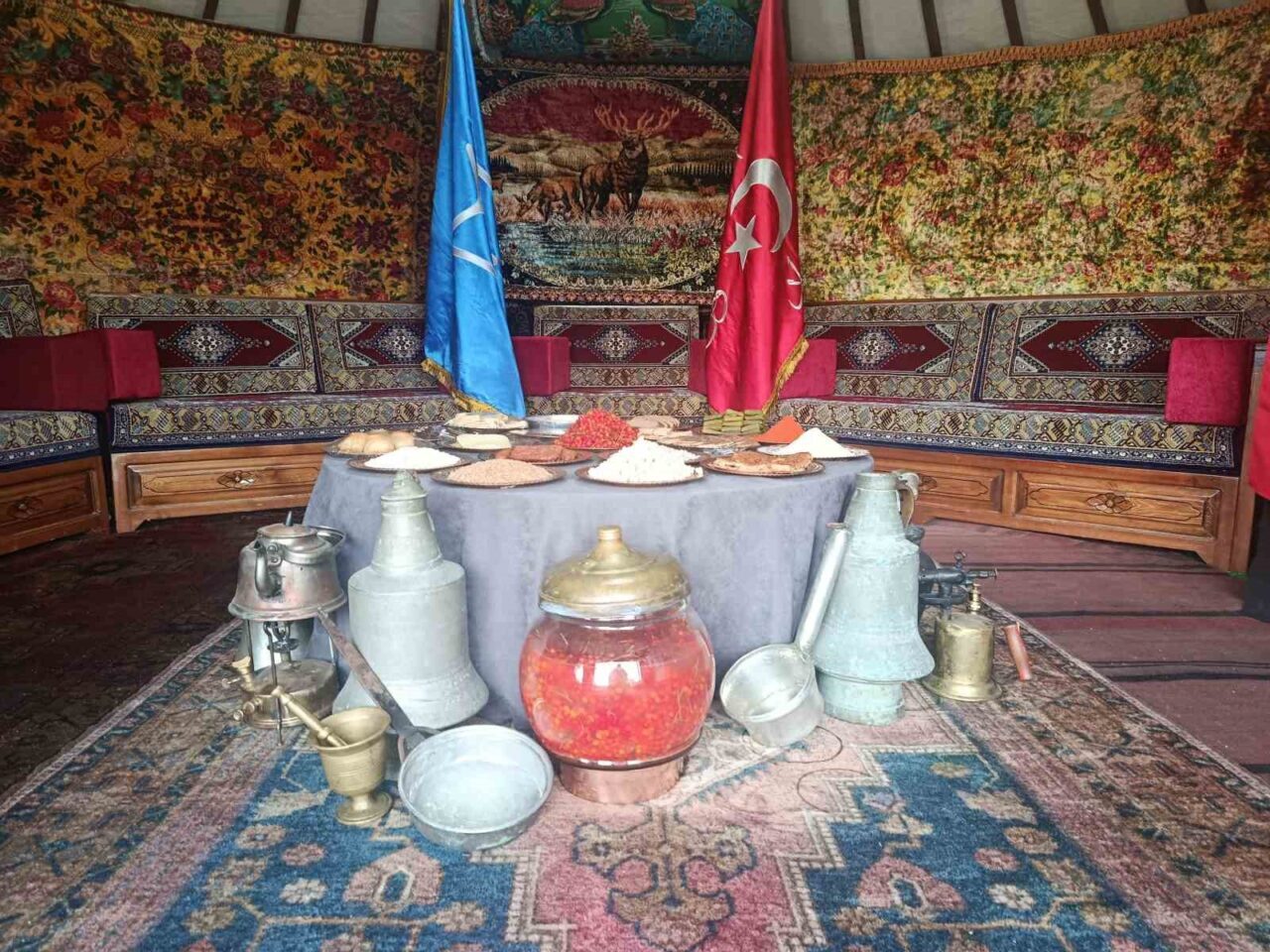 Atatürk Havalimanı etkinlik alanında düzenlenen 8. Etnospor Kültür Festivali’nde kurulan