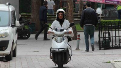 Çorum’da 8 yıldır, çalıştığı restoranda motokuryelik yapan 52 yaşındaki Sibel