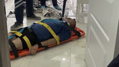 Iğdır’da evinin mutfağında düşerek yaralanan bir kişi, eve giren itfaiye,