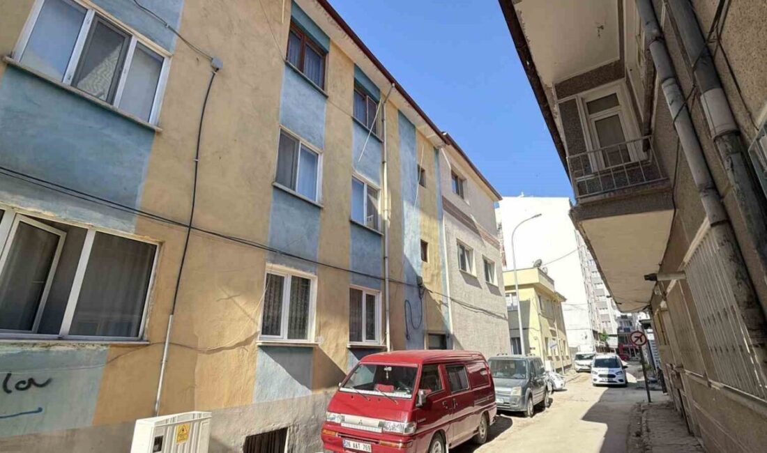 Eskişehir’de evinde eşi tarafından mutfakta hareketsiz şekilde yatarken bulunan 59