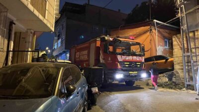 İstanbul Eyüpsultan’da 3 katlı binanın bodrum katında çıkan yangında 2’si