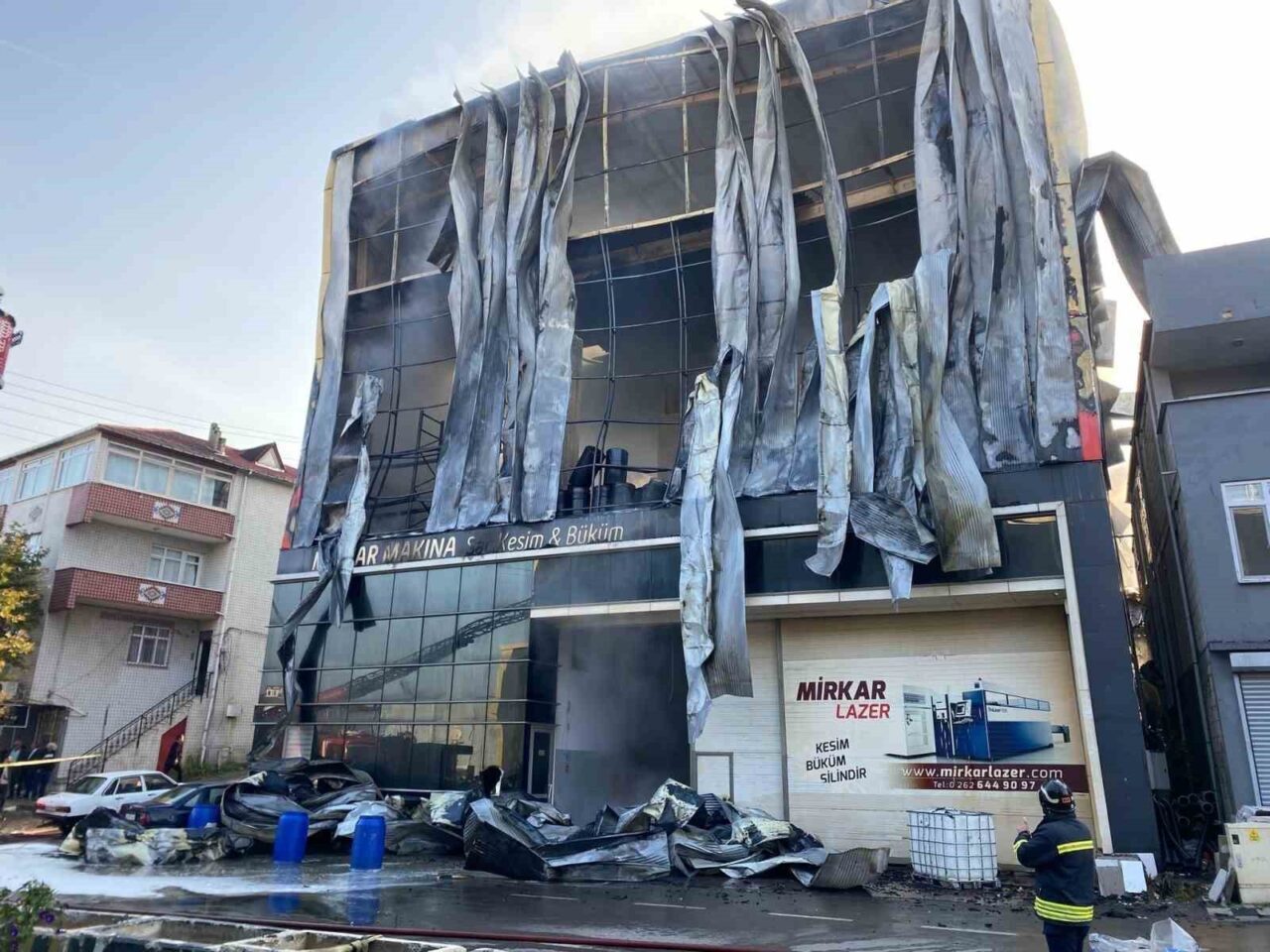 Kocaeli’nin Dilovası ilçesinde kozmetik dolum tesisinde çıkan ve 7 kişinin