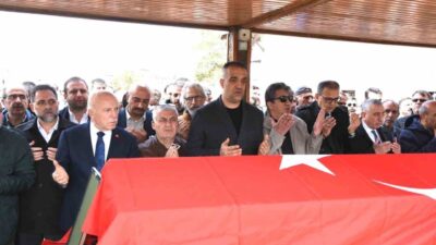 Erzurum Barosu başkanlarından Avukat Faruk Terzioğlu, son yolculuğuna dualarla uğurlandı.