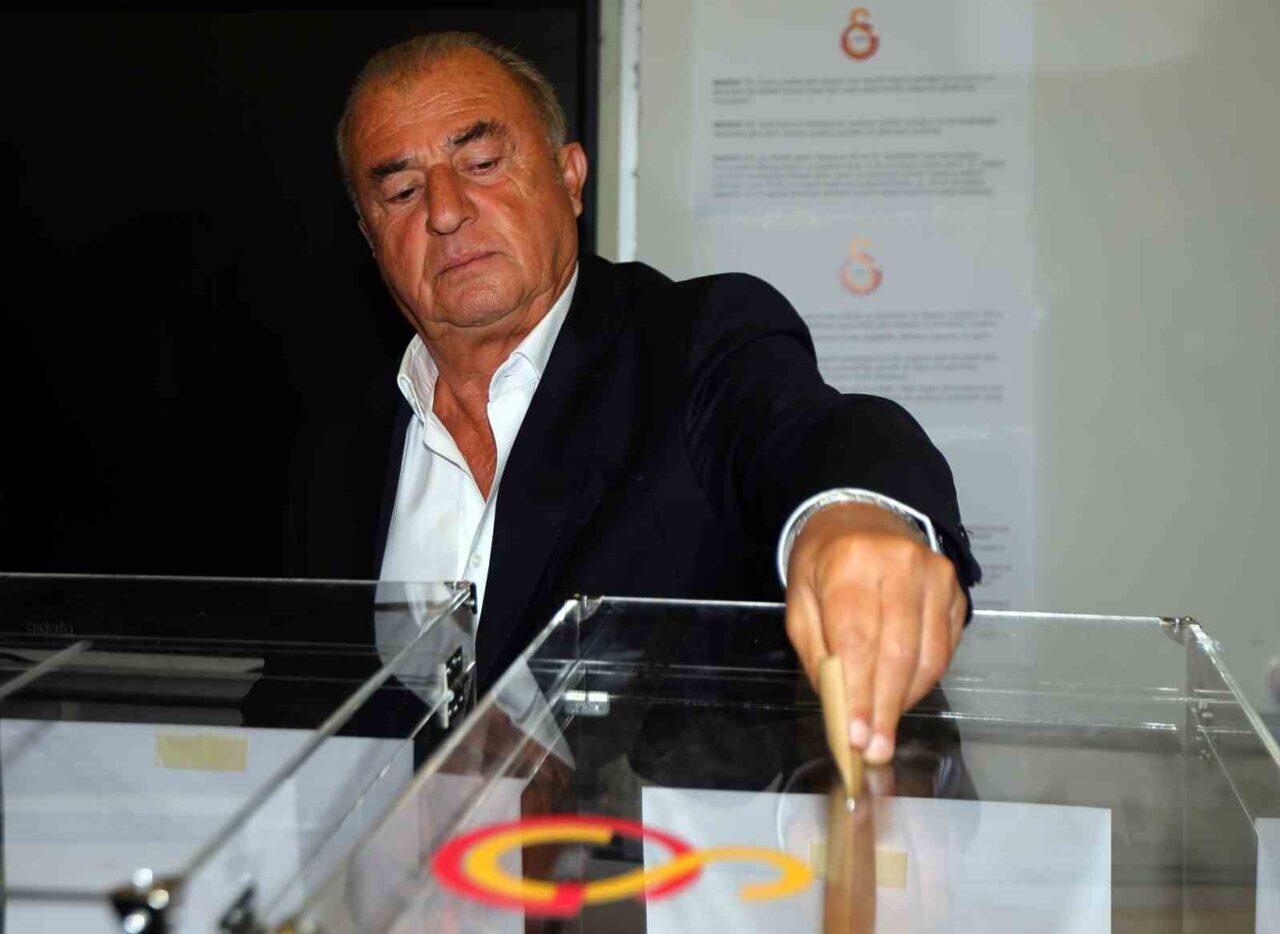 Eski Galatasaray Teknik Direktörü Fatih Terim, futbolcu kuralında yasaklardan yana
