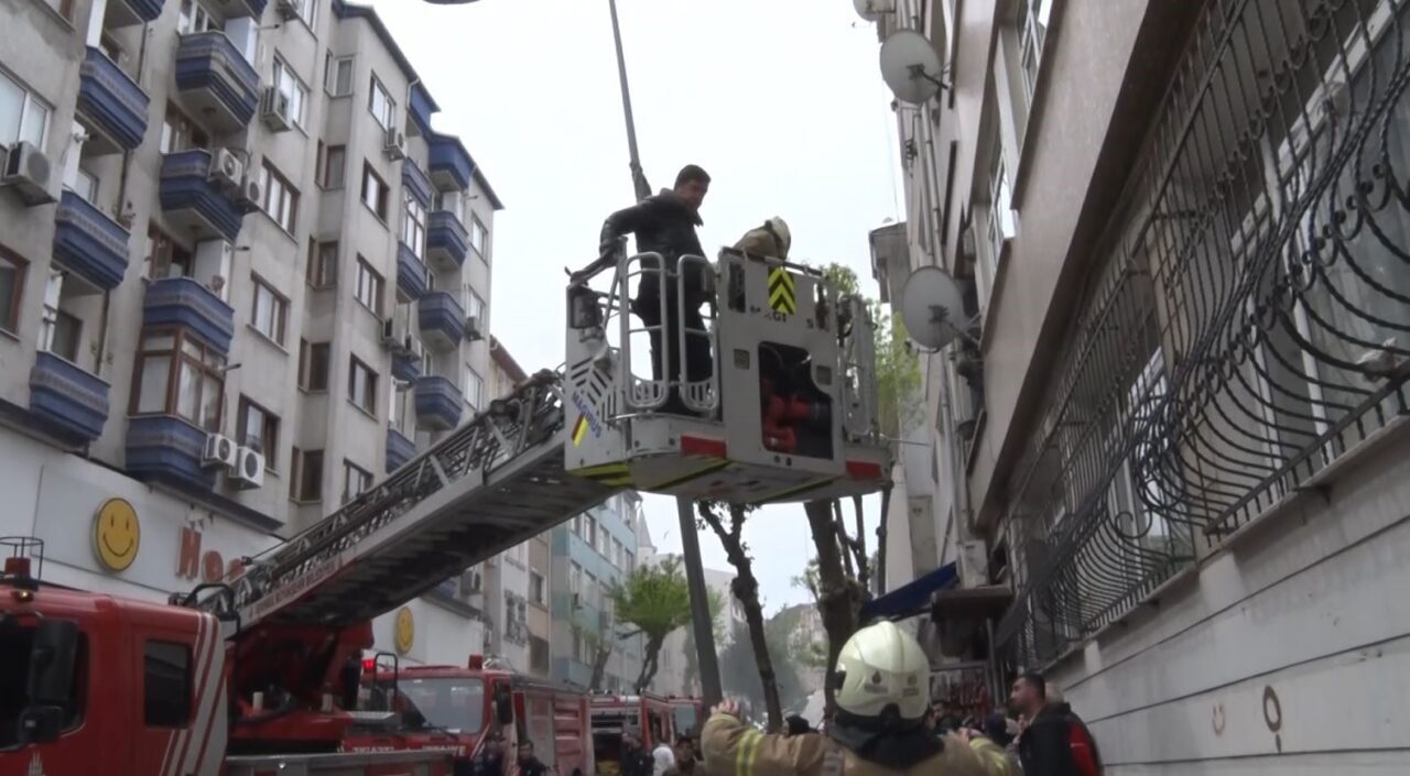 İstanbul’un Fatih ilçesinde bir binanın altında bulunan Happy Center isimli