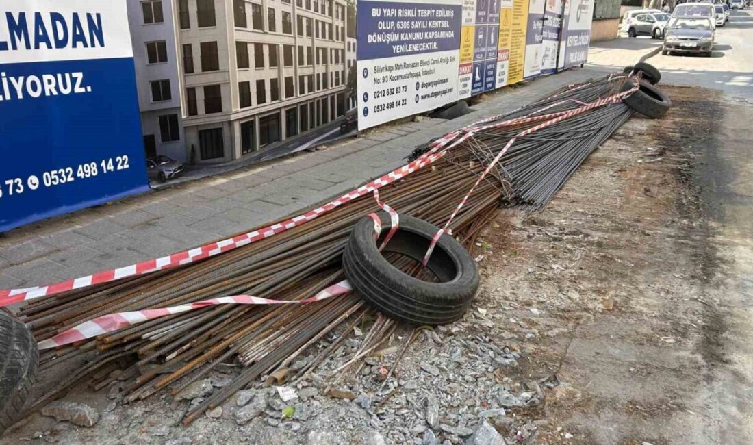 Fatih’te yol kenarında bulunan inşaat demirleri, İETT otobüsün altını delerek