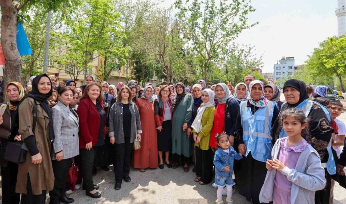 Gaziantep Büyükşehir Belediye Başkanı Fatma Şahin, 25 Aralık Mahallesi sakinleriyle