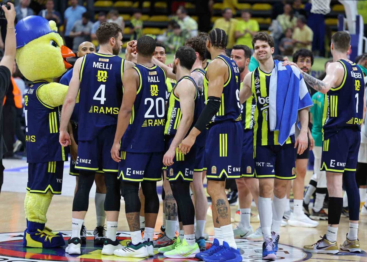 Türkiye Sigorta Basketbol Süper Ligi play-off çeyrek final ilk maçında