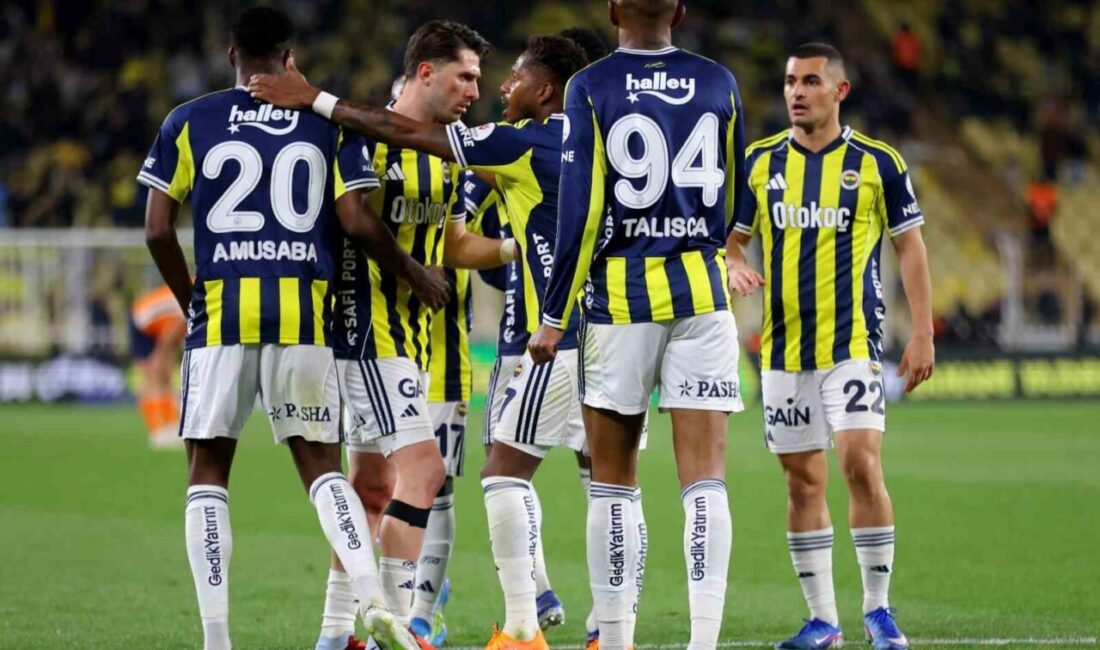 RAMS Başakşehir’i 3-1 mağlup eden Fenerbahçe, Süper Lig’de 2 maç