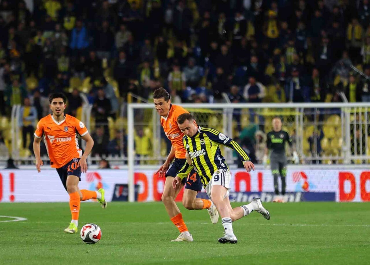 Fenerbahçe, son oynanan Galatasaray derbisi 11’ine göre Başakşehir maçına 6