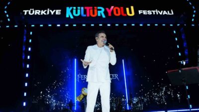 Manisa Kültür Yolu Festivali’nin açılış gününde sahne alan Ferhat Göçer,