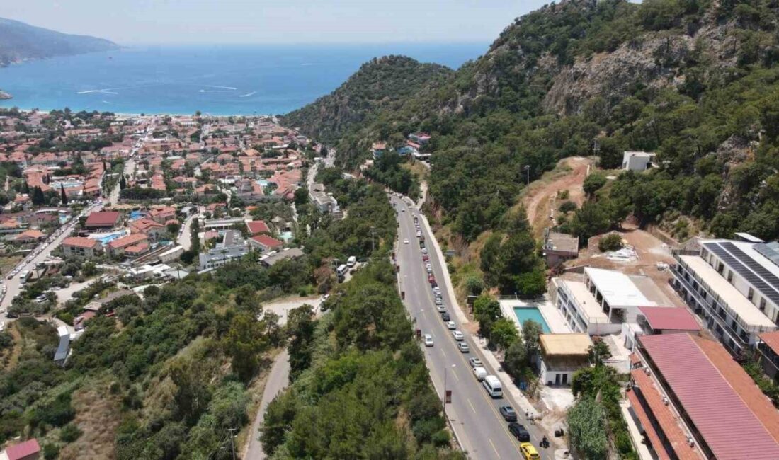 Muğla’nın Fethiye ilçesindeki dünyaca ünlü turizm mahallesi Ölüdeniz’de Kurban Bayramı’nın