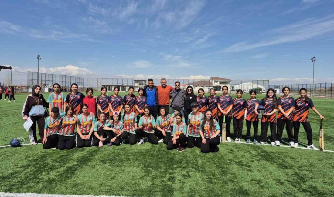 Van Fevzi Geyik Ortaokulu; futsal, kriket, ragbi, judo ve jimnastik