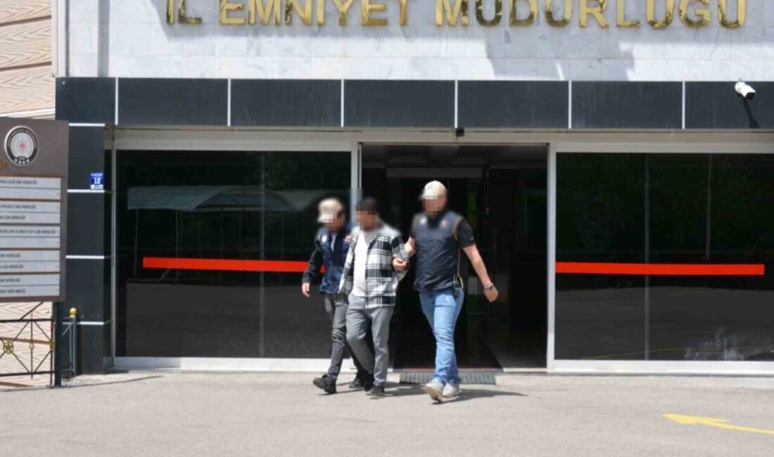 Sivas’ta, FETÖ/PDY silahlı terör örgütüne üye olma suçundan hakkında 4