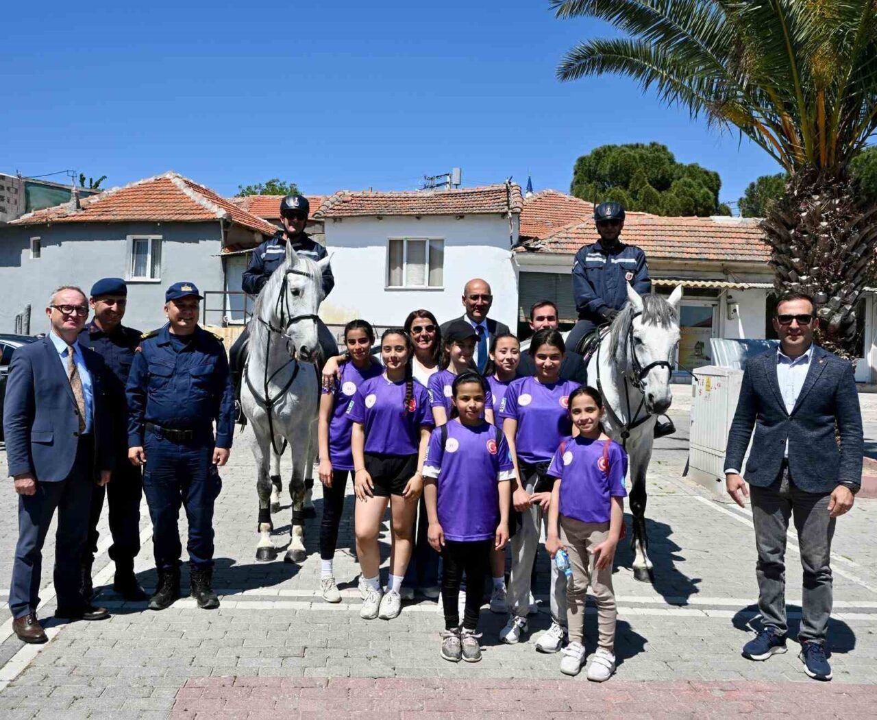 İzmir’in Foça ilçesinde, son dönemde ülke genelinde okul çevrelerinde meydana