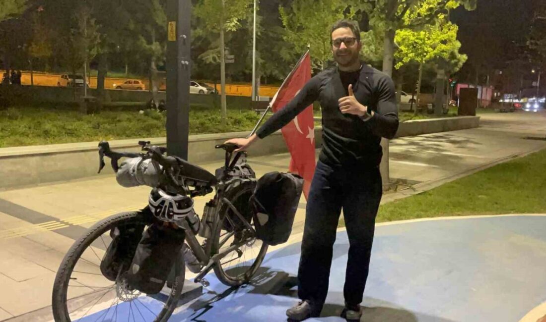 Fransa’dan başladığı bisiklet turu kapsamında Türkiye’yi gezen Fransız turist, güzergahı