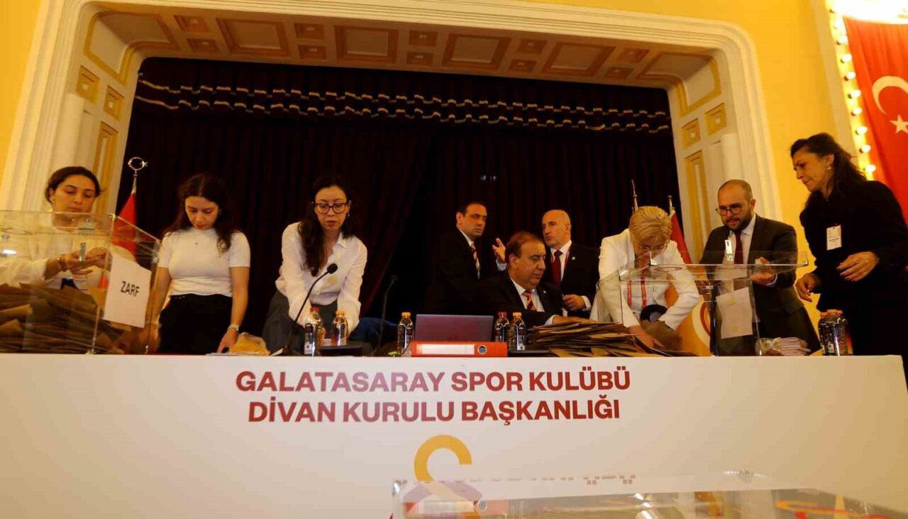 Galatasaray Spor Kulübü olağan seçim toplantısında oy verme sona erdi