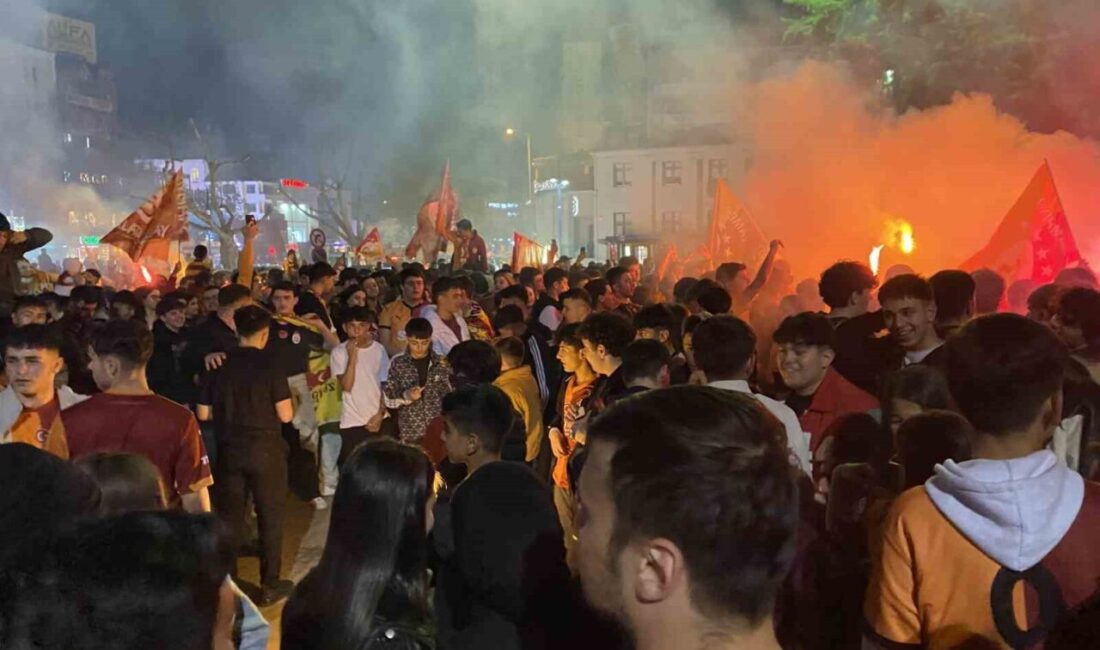 Galatasaray’ın şampiyonluğunu ilan etmesiyle sarı-kırmızılı taraftarlar Kastamonu’da sokaklara dökülerek kutlama