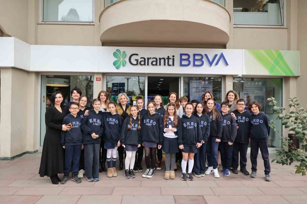Garanti BBVA, öğrencilerin finansal okuryazarlık becerilerini desteklemek ve bankacılık dünyasını