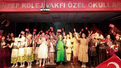 Gaziantep Kolej Vakfı Özel Ortaokulu 5. sınıf öğrencileri, İngilizce Drama
