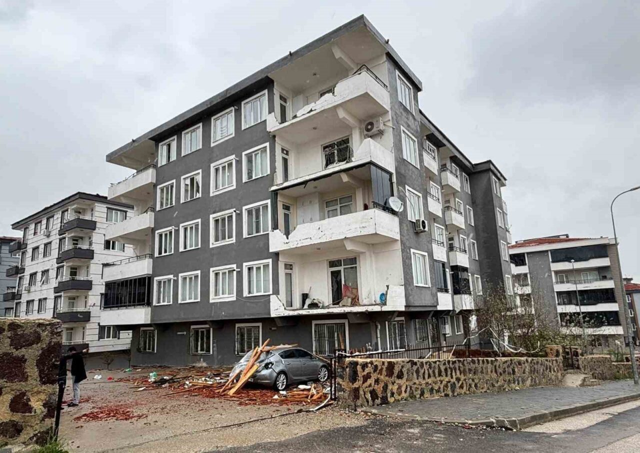 Gaziantep Valiliği, kentte etkili olan süper hücre fırtınası sonrası yaraların