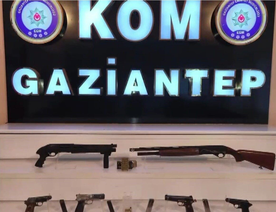 Gaziantep’te polis ekiplerince yapılan operasyonda 6 adet ruhsatsız silah ele