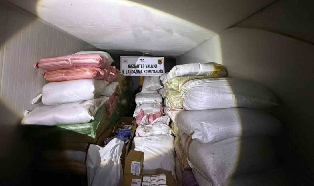 Gaziantep’te jandarma ekiplerince şüpheli bir araçta yapılan aramalarda piyasa değeri