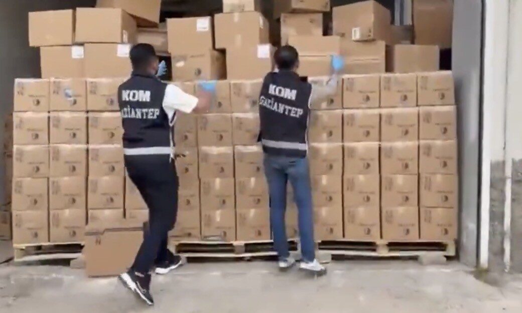 Gaziantep’te polis ekiplerince bir adrese yapılan operasyonda 83 bin 679
