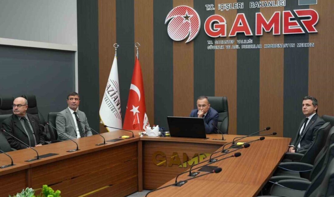 Gaziantep Valiliği, fırtınada hasar alan kent merkezi ile Nizip ilçesindeki