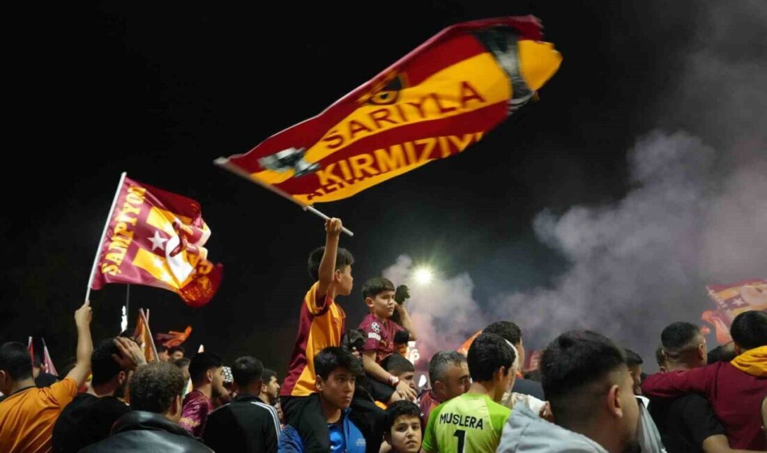 Galatasaray’ın 26. şampiyonluğu Gaziantep’te binlerce taraftar tarafından coşkuyla kutlandı. Galatasaray,