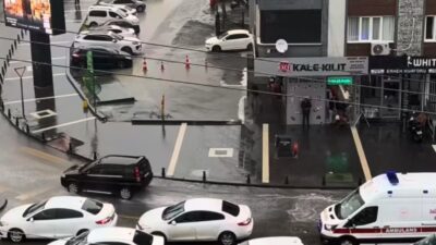 Gaziantep’te dün akşam saatlerinde etkili olan yoğun yağıştan dolayı kitlenen