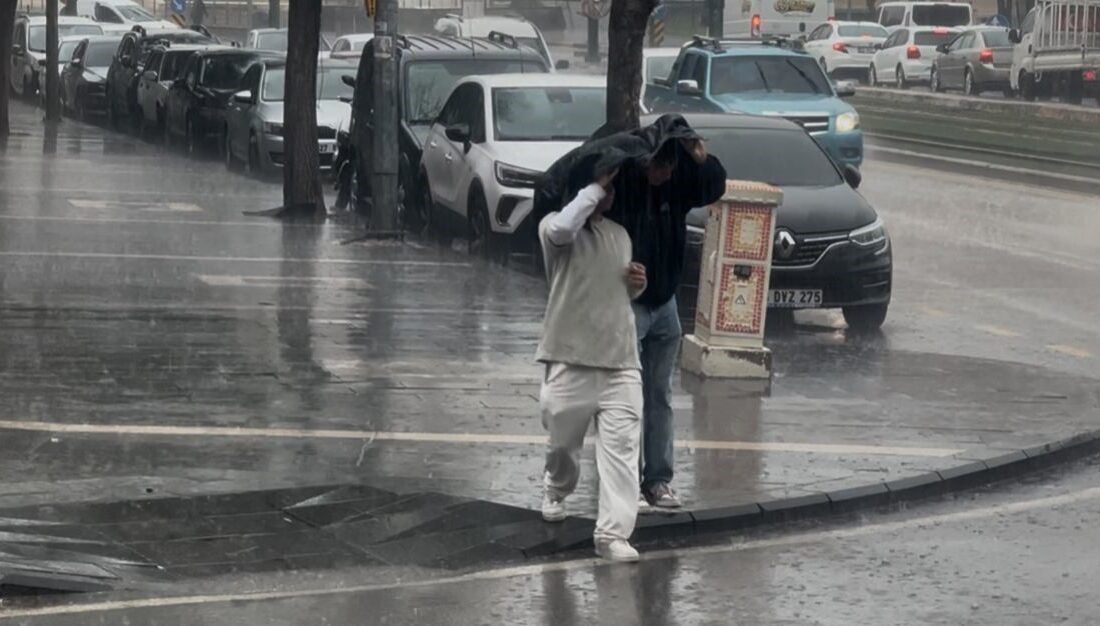 Gaziantep’te aniden bastıran sağanak yağışa vatandaşlar hazırlıksız yakalandı. Gaziantep’te özellikle