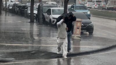 Gaziantep’te aniden bastıran sağanak yağışa vatandaşlar hazırlıksız yakalandı. Gaziantep’te özellikle
