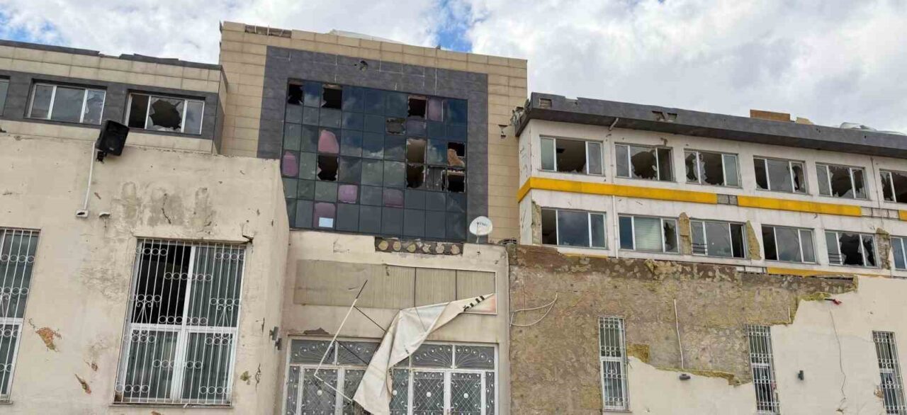Gaziantep’te etkili olan ’süper hücre’ fırtınası sırasında bir okulda ciddi