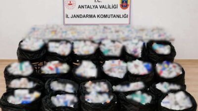 Antalya’nın Gazipaşa ilçesinde düzenlenen uyuşturucu operasyonunda 164 bin adet sentetik
