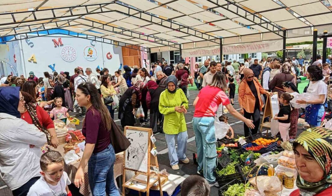 Antalya’nın Kumluca ilçesinde anaokulu öğrencileri, öğretmenleri ve aileleri öncülüğünde kurdukları