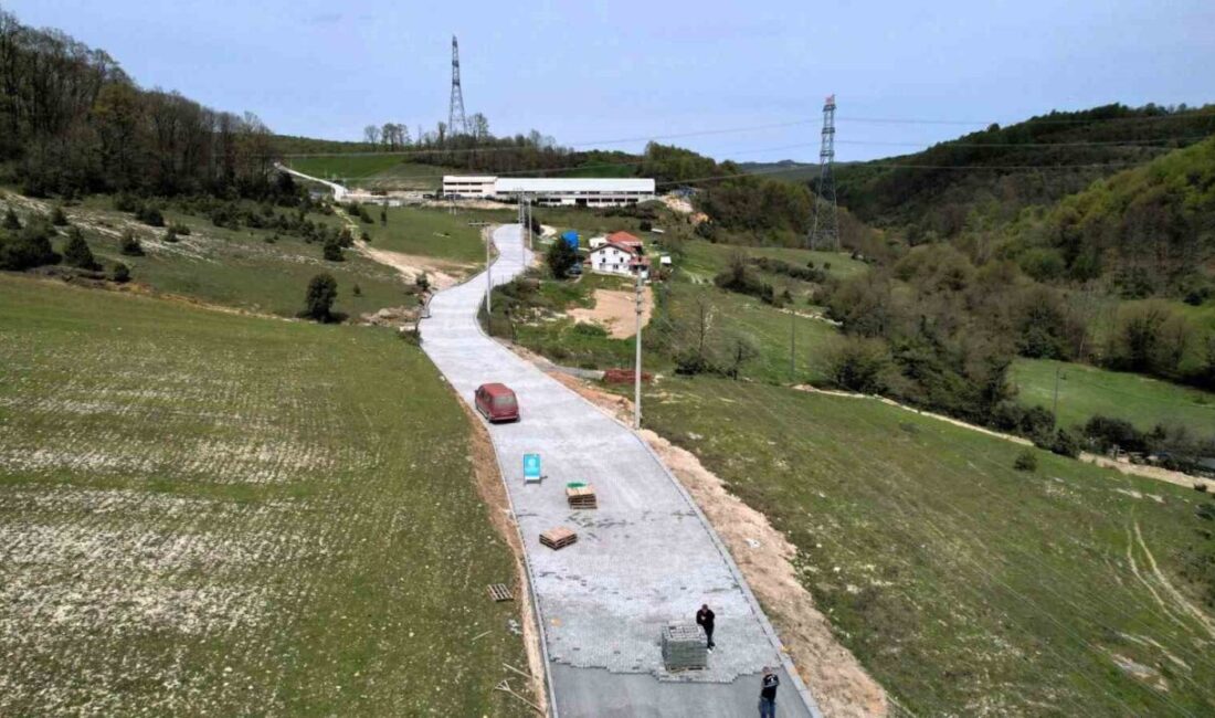 Gebze’de kırsal mahallelerde 10 bin 222 metrekare parke döşenirken, Kargalı-Yağcılar