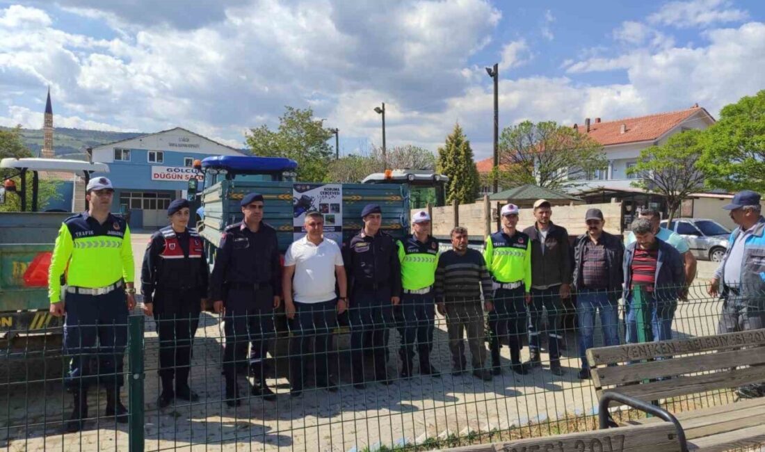 Kütahya’nın Gediz ilçesinde Trafik Haftası etkinlikleri kapsamında jandarma ekipleri tarafından