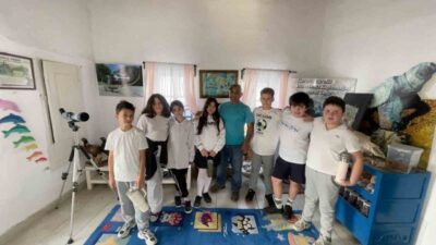 Aydın’ın Kuşadası ilçesinde ilkokul öğrencileri, kurdukları doğa araştırma grubuyla EKODOSD’u
