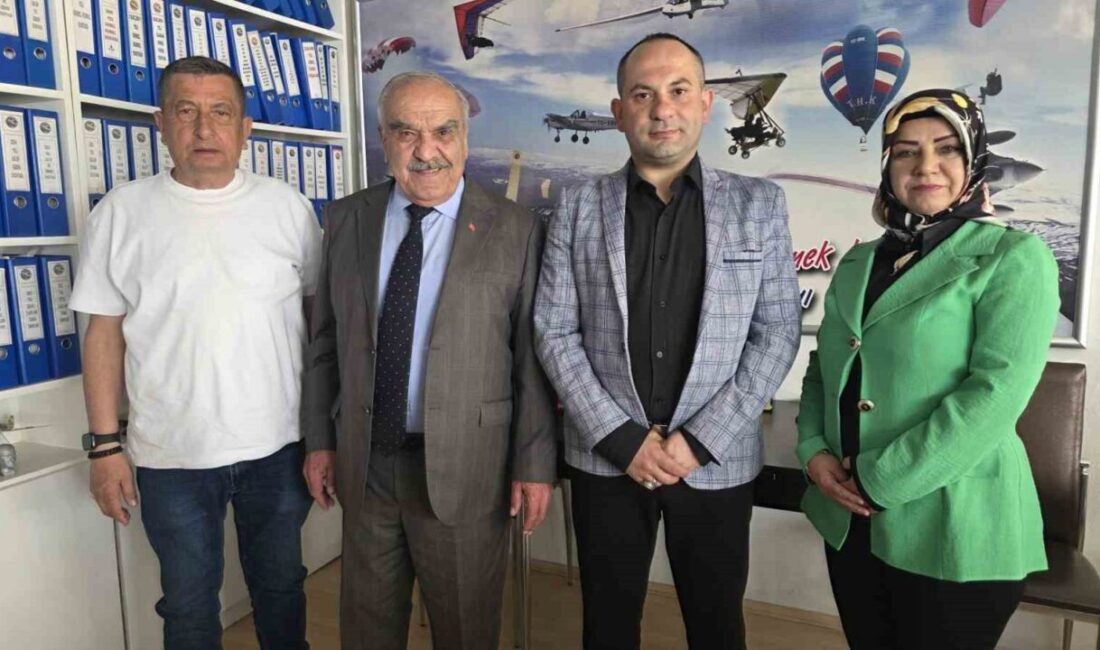 Türk Hava Kurumu Kütahya Sportif Havacılık Derneği Başkanı Ahmet Karakadı,