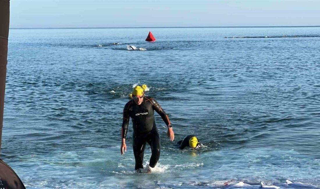 Çanakkale’nin Eceabat ilçesinde gerçekleştirilen 2026 Gelibolu Triatlonu başladı. Türkiye Triatlon
