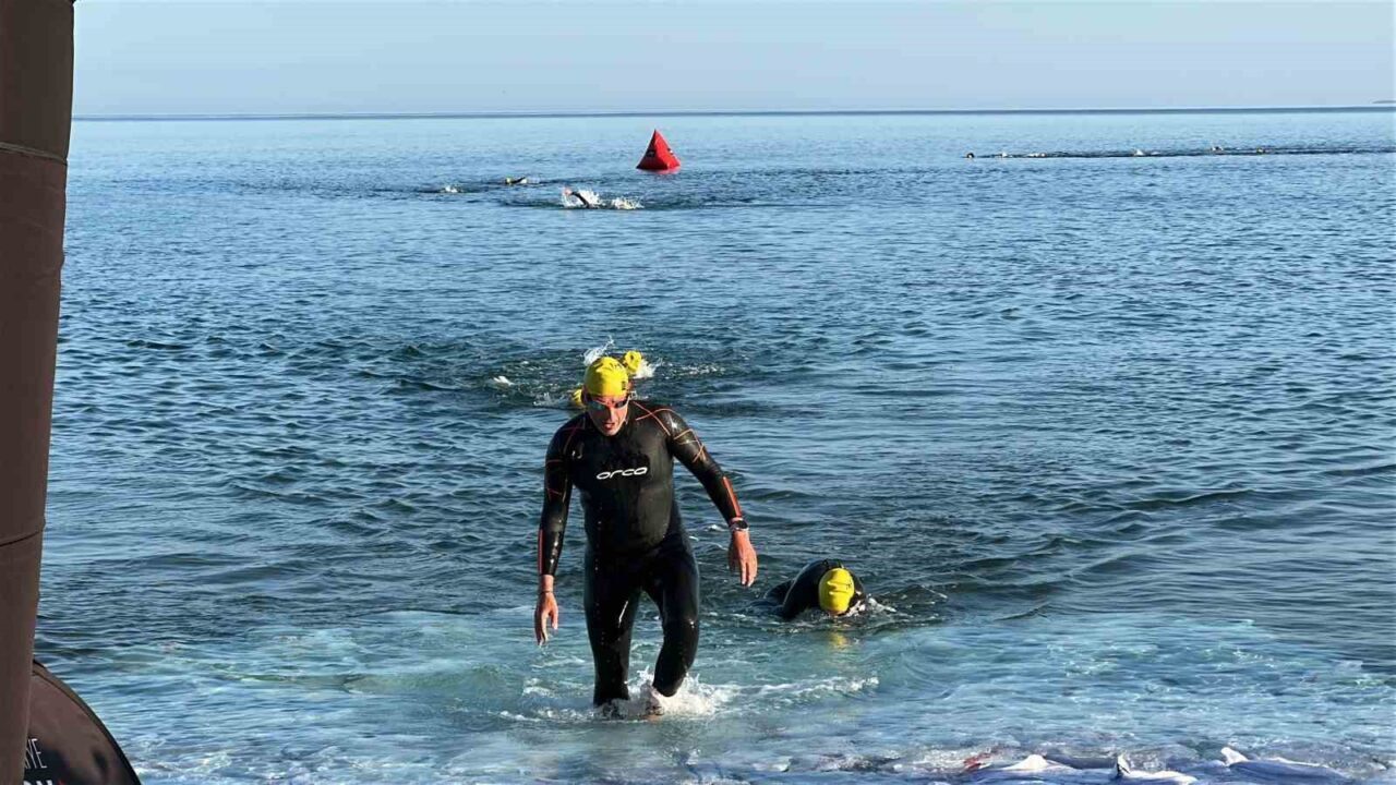 Çanakkale’nin Eceabat ilçesinde gerçekleştirilen 2026 Gelibolu Triatlonu başladı. Türkiye Triatlon