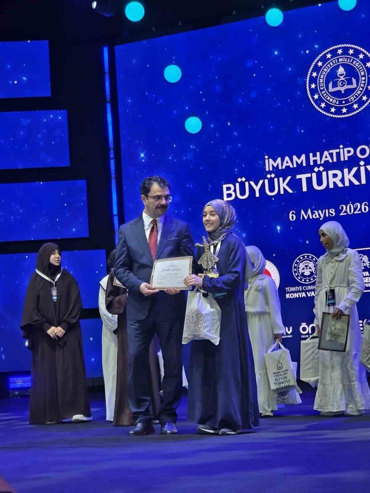 Bilecik’in Bozüyük ilçesinde Fatih Sultan Mehmet İmam Hatip Ortaokulu öğrencisi