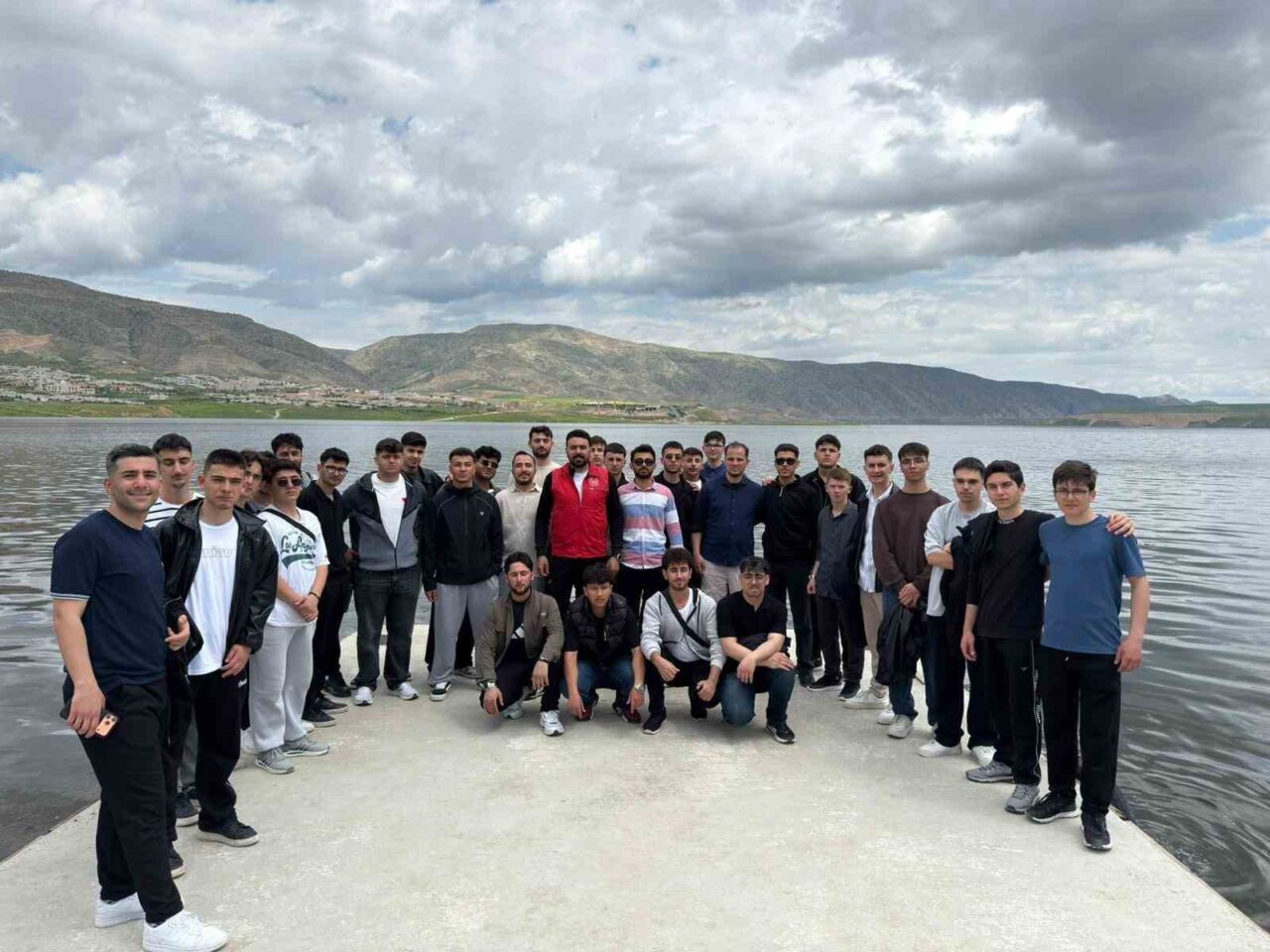 Bayburt Gençlik Merkezleri tarafından erkek öğrenci grubuna yönelik Hasankeyf ve