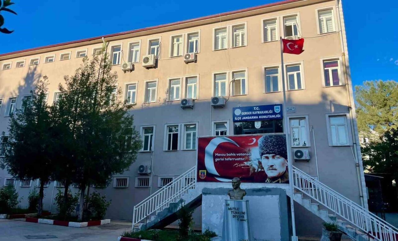 Adıyaman’ın Gerger ilçesinde jandarma ekiplerince düzenlenen operasyonda yaklaşık 5 kilogram